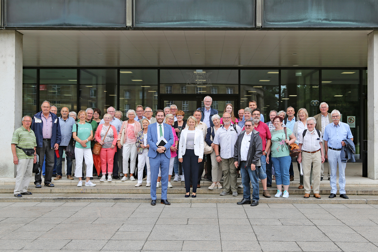 Auf Einladung von Andreas Sturm MdL und Christiane Staab MdL besuchten rund 50 Bürgerinnen und Bürger den Landtag von Baden-Württemberg.